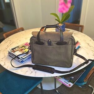 Filson rugged trill original briefcase in green